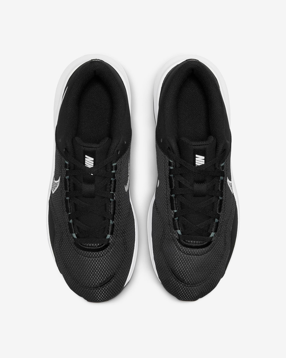 Кроссовки мужские NIKE Legend Essential 3