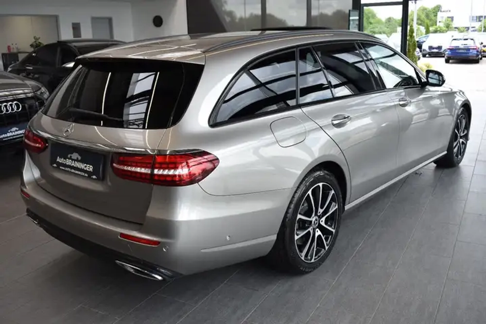 Mercedes-Benz E 400