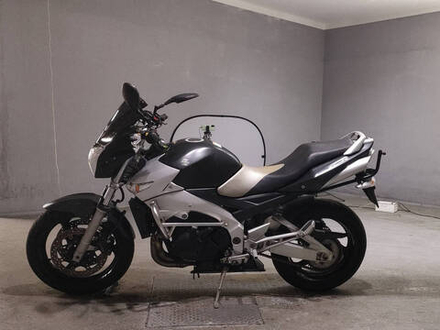 Suzuki GSR400 2008