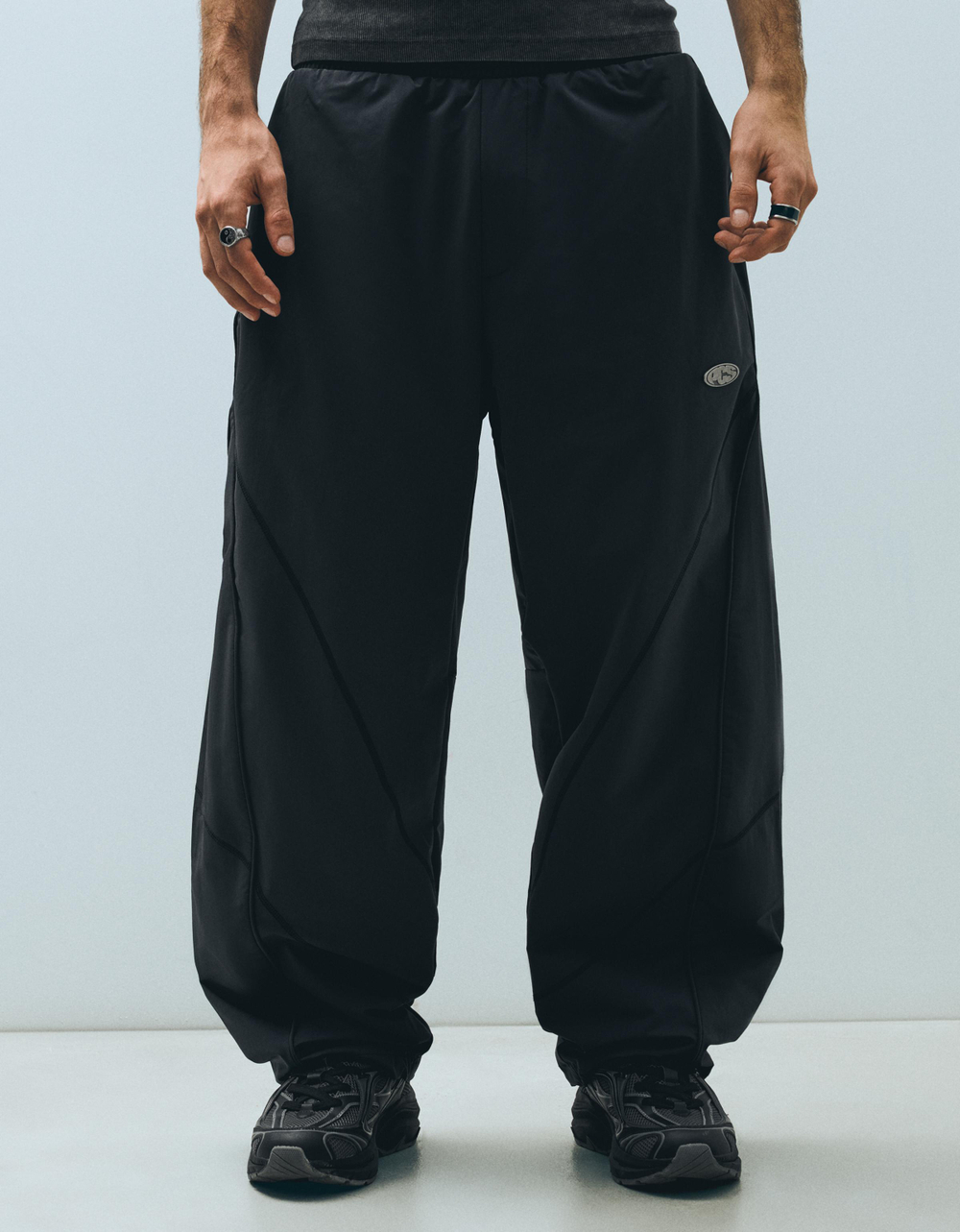 Мужские технические брюки barrel fit - BERSHKA