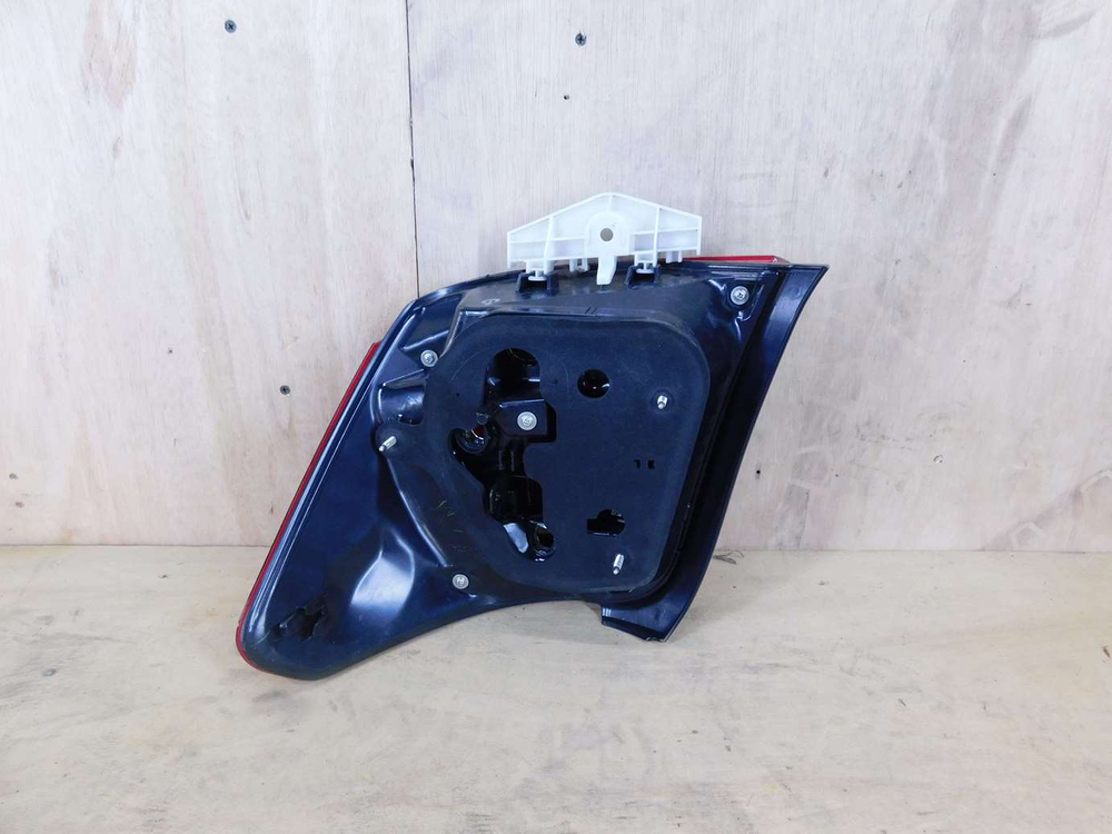 стоп левый Toyota Corolla Axio NZE161 165 12-598  WxB