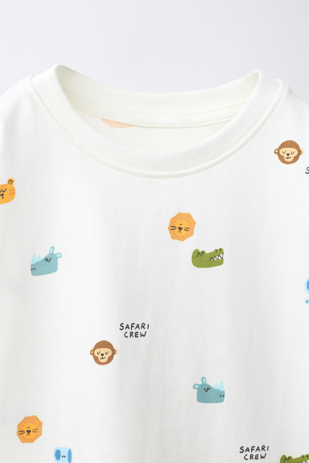 ZARA ФУТБОЛКА С ПРИНТОМ, БЕЛЫЙ