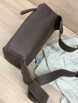 Нагрудная сумка Loewe