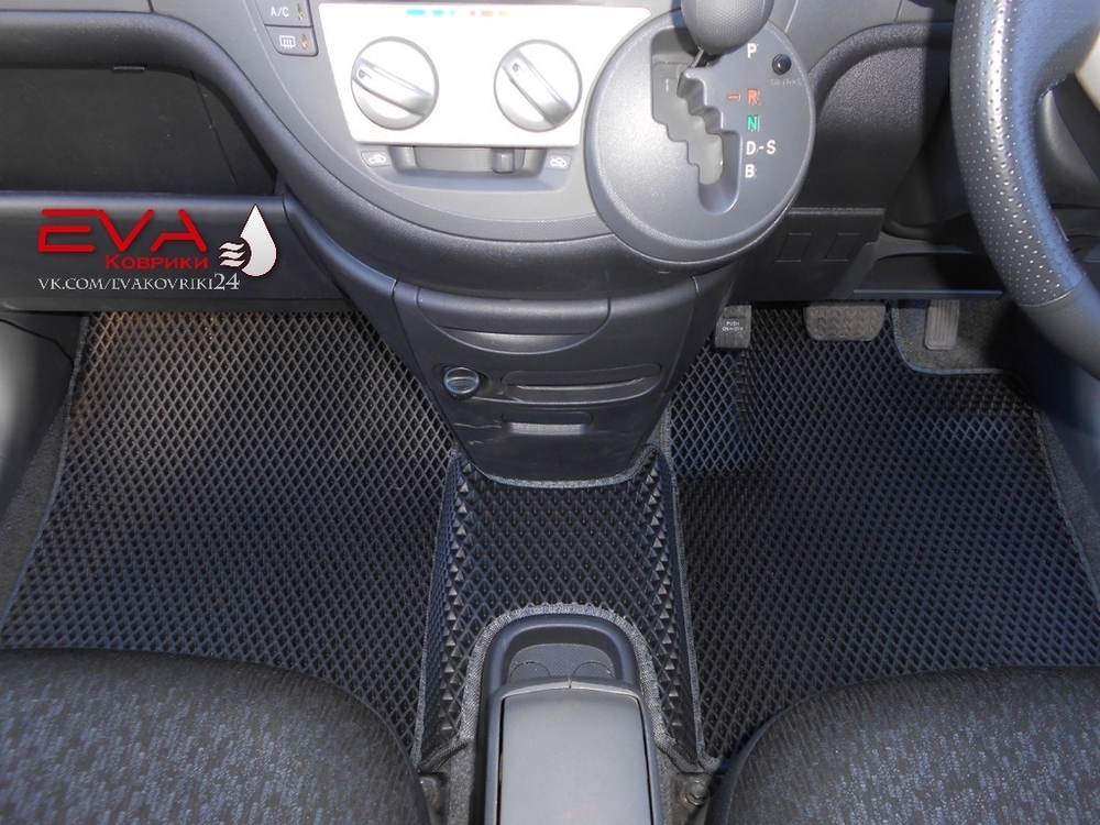 Toyota Sienta 1 поколение NCP80 (09.2003-06.2015)