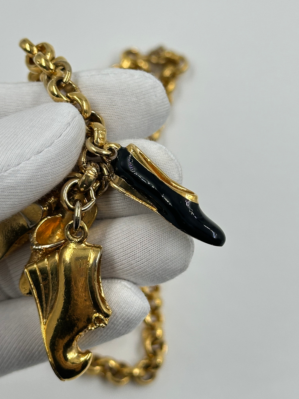 Цепь с подвесками в виде обуви Salvatore Ferragamo