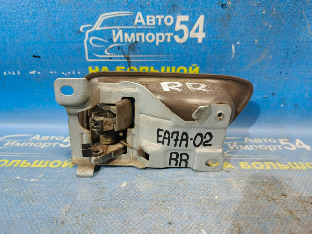 Ручка двери задней правой салонная MITSUBISHI GALANT 2000