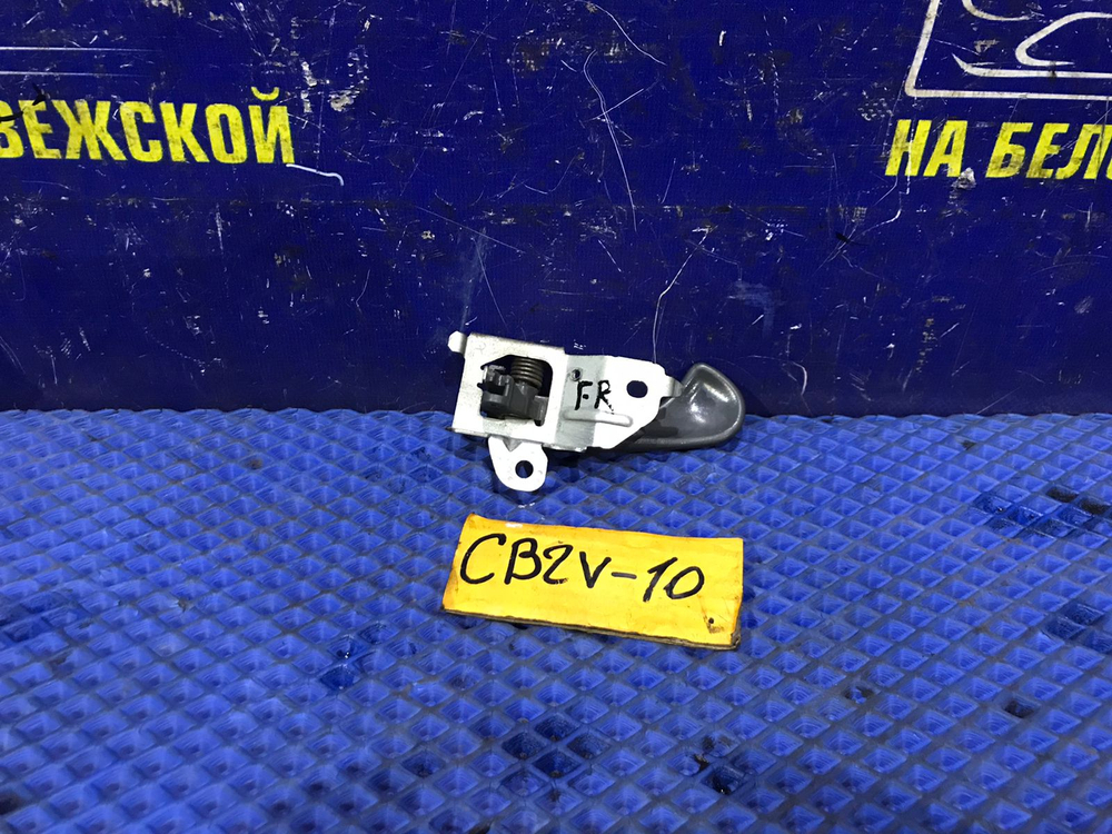Ручка двери передней правой салонная MITSUBISHI LIBERO 1999