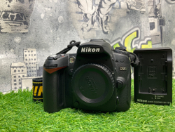 Nikon D90 2.200 кадров