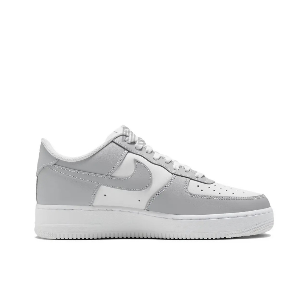alt="Nike Air Force 1 07 Light Smoke Grey White FD9763-101 белые с серыми вставками вид сбоку на белом фоне