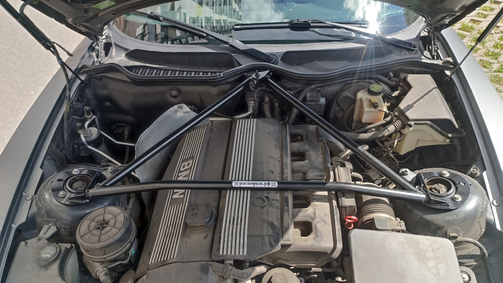 Распорка передних стоек треугольная (цельная) BMW Z4 E85, E86 ДО рестайлинг с M54 (ПОД ЗАКАЗ)
