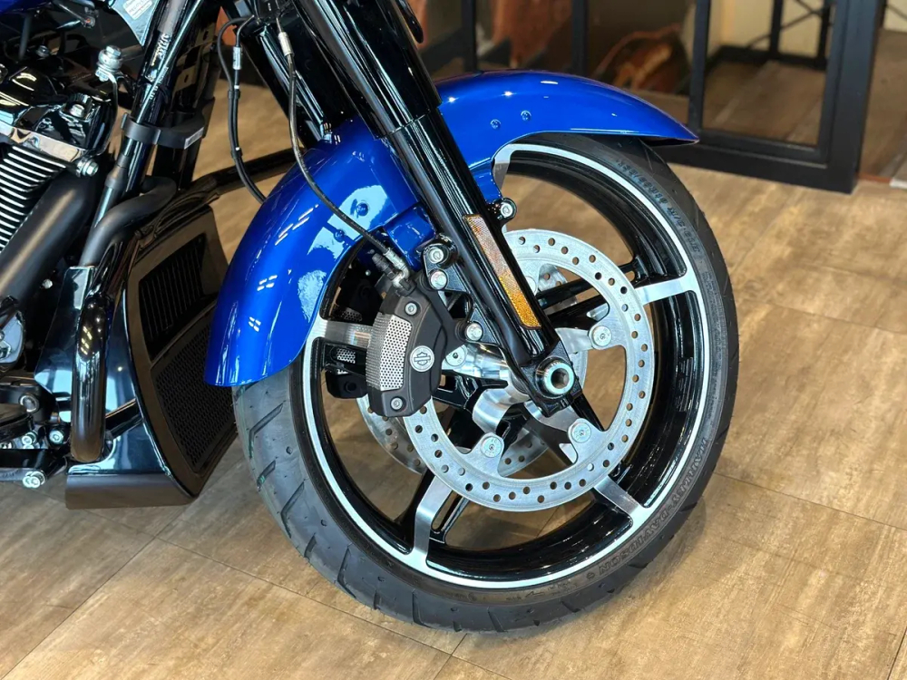 STREET GLIDE SPECIAL, 2024 (Blue Burst/Black Trim)