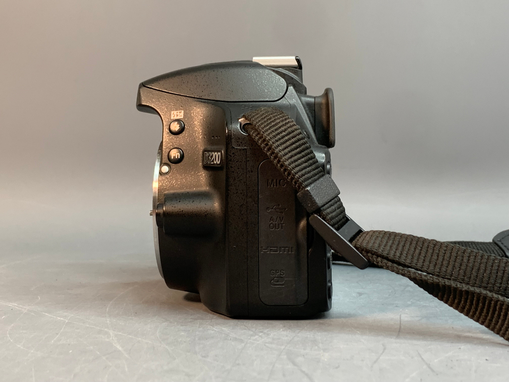 Nikon D3200 9.800 кадров