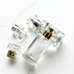 5 КОМПЛЕКТОВ: Флакон DAUME 30 ml, колпачок сурлиновый SQUARE с пластиковым золотым кольцом LULU, спрей самозащелкивающийся GOLD