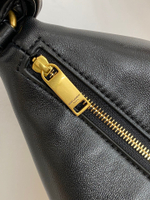 AMALIA HOBO