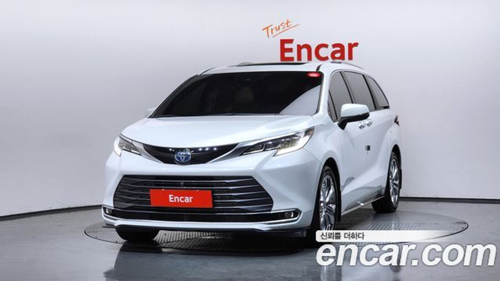 Toyota Sienna 2.5 Hybrid 2WD — 2022