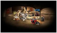 Конструктор LEGO Jurassic World 76945 Атроцираптор: погоня на мотоцикле