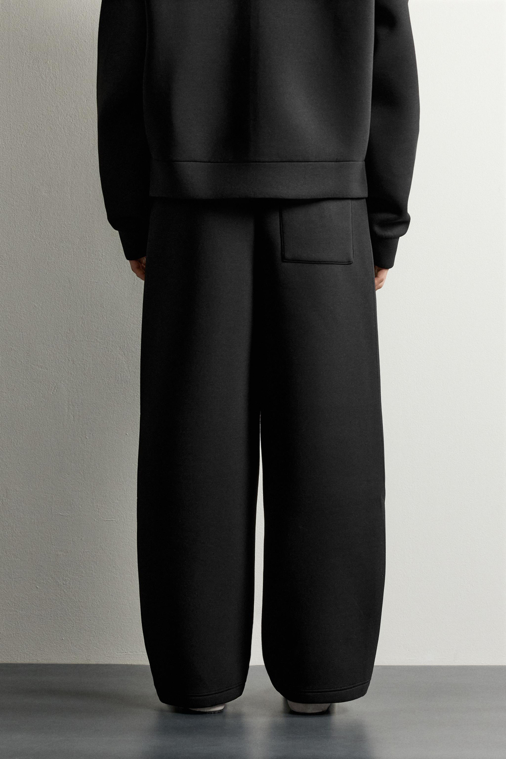 ДЖОГГЕРЫ RELAXED FIT ИЗ ВЫСОКОТЕХНОЛОГИЧНОЙ ТКАНИ — ZARA