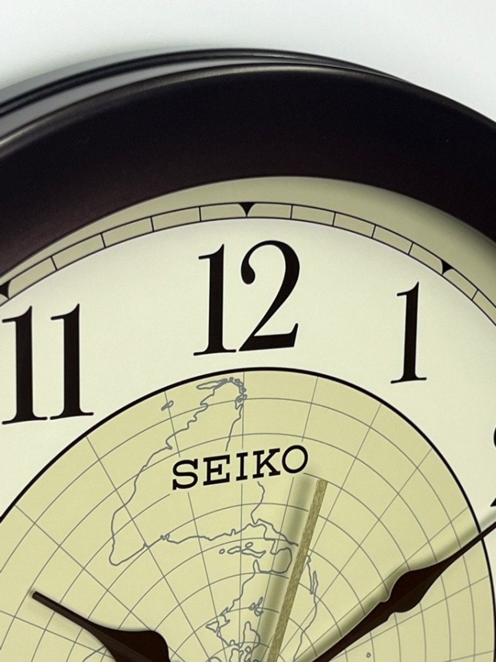 Настенные часы Seiko QXA709BT
