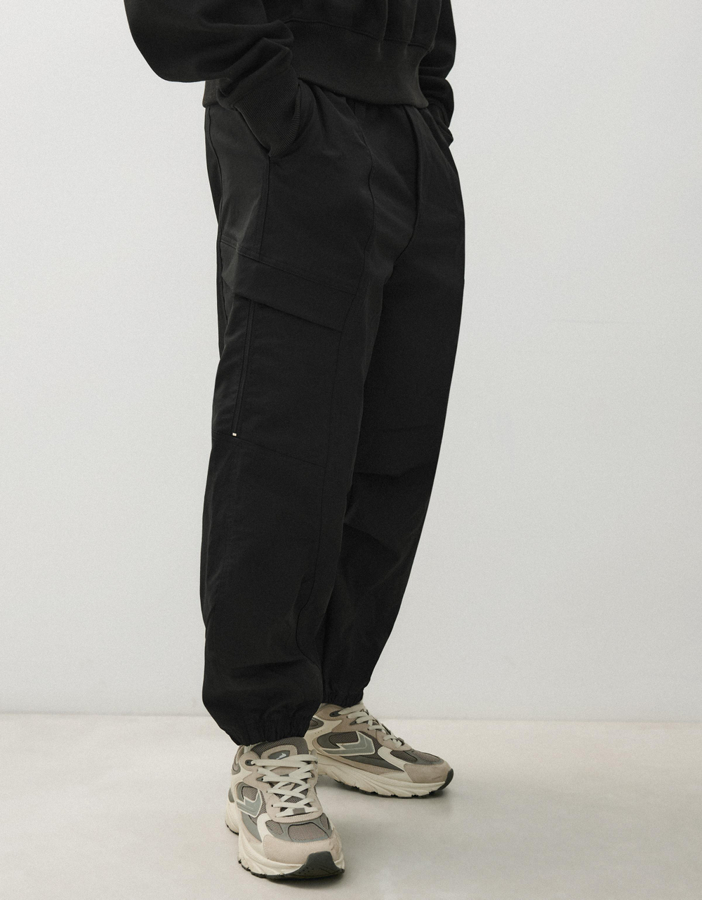 Мужские технические брюки карго straight fit - BERSHKA