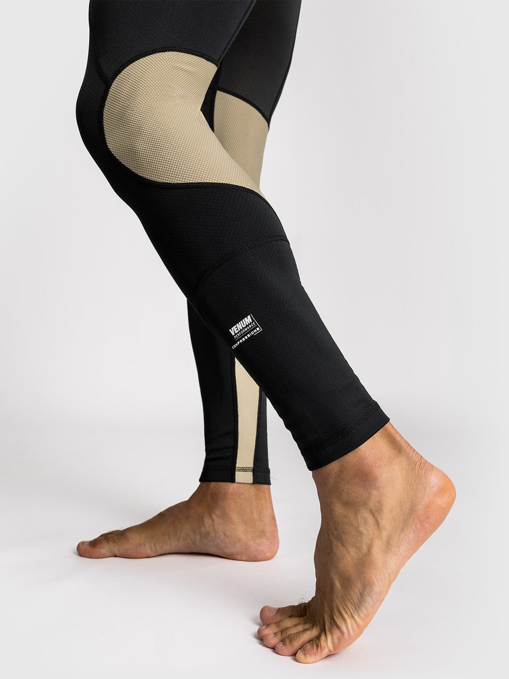 Тайтсы Venum Adrenaline Black/Sand