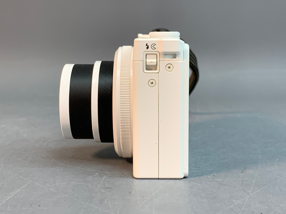 Nikon Coolpix P330