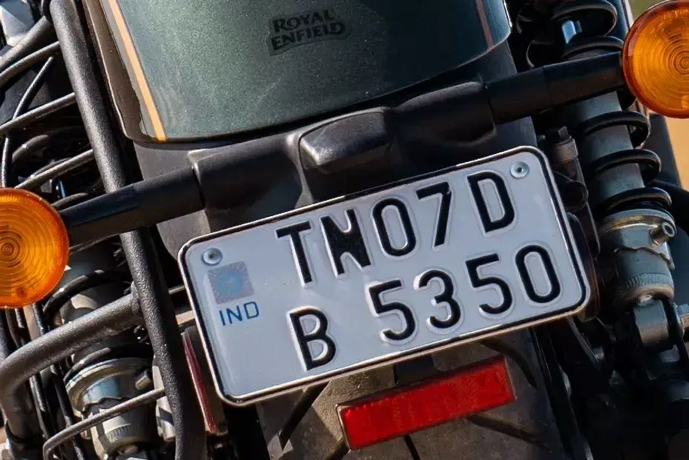 Royal Enfield Super Meteor 650 Interstellar Green (Mid)