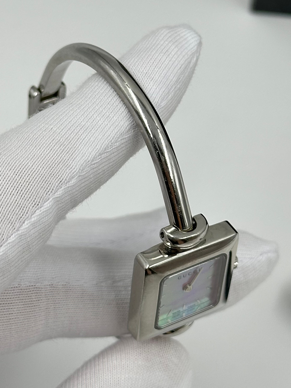 Часы Gucci 1900L