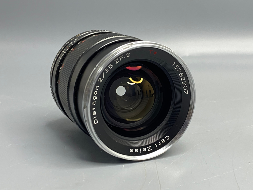 ZEISS Distagon T 35mm f/2 ZF.2 для Nikon царапка на линзе