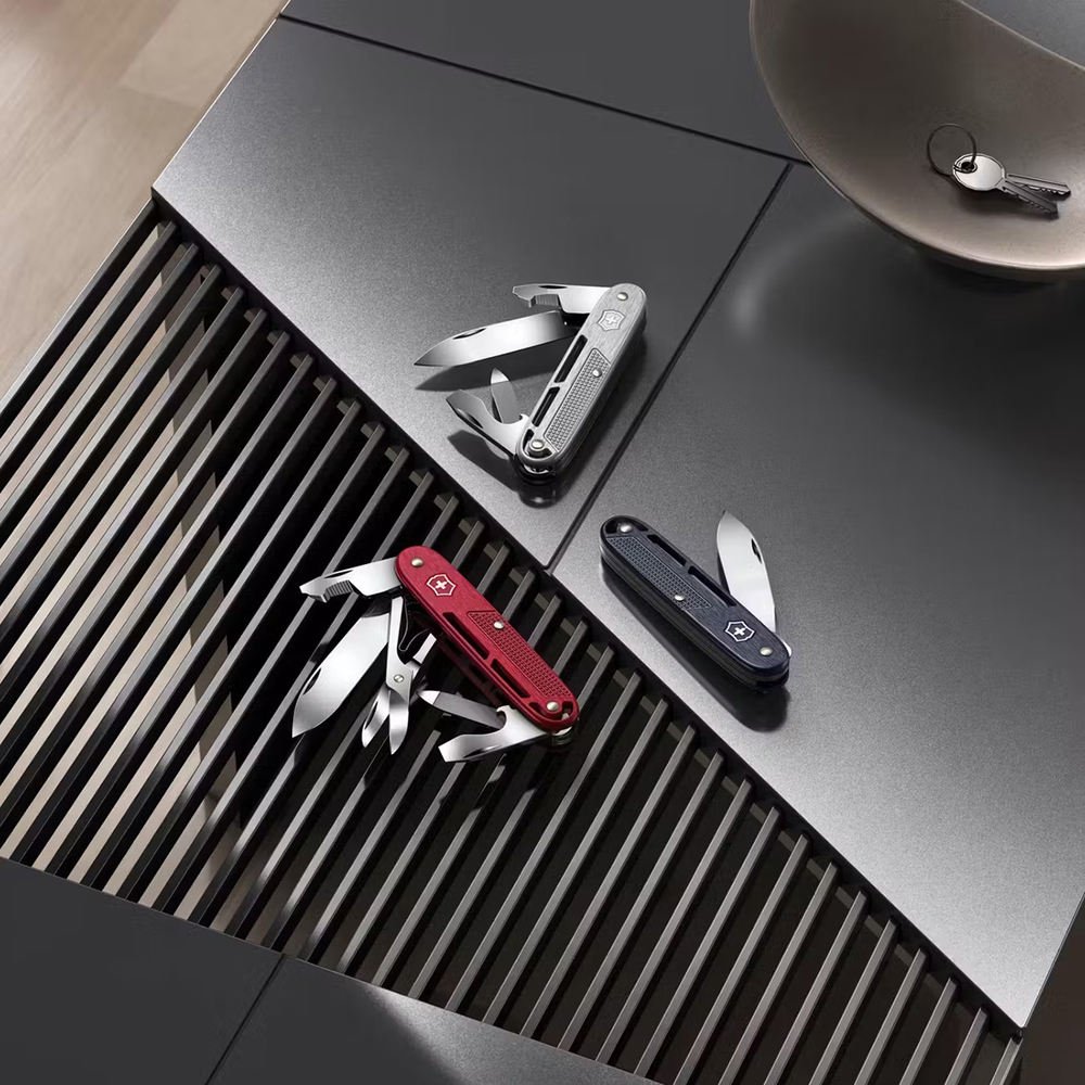 Складной нож Victorinox Onefold Alox, сталь 1.4110, 0.8006.22