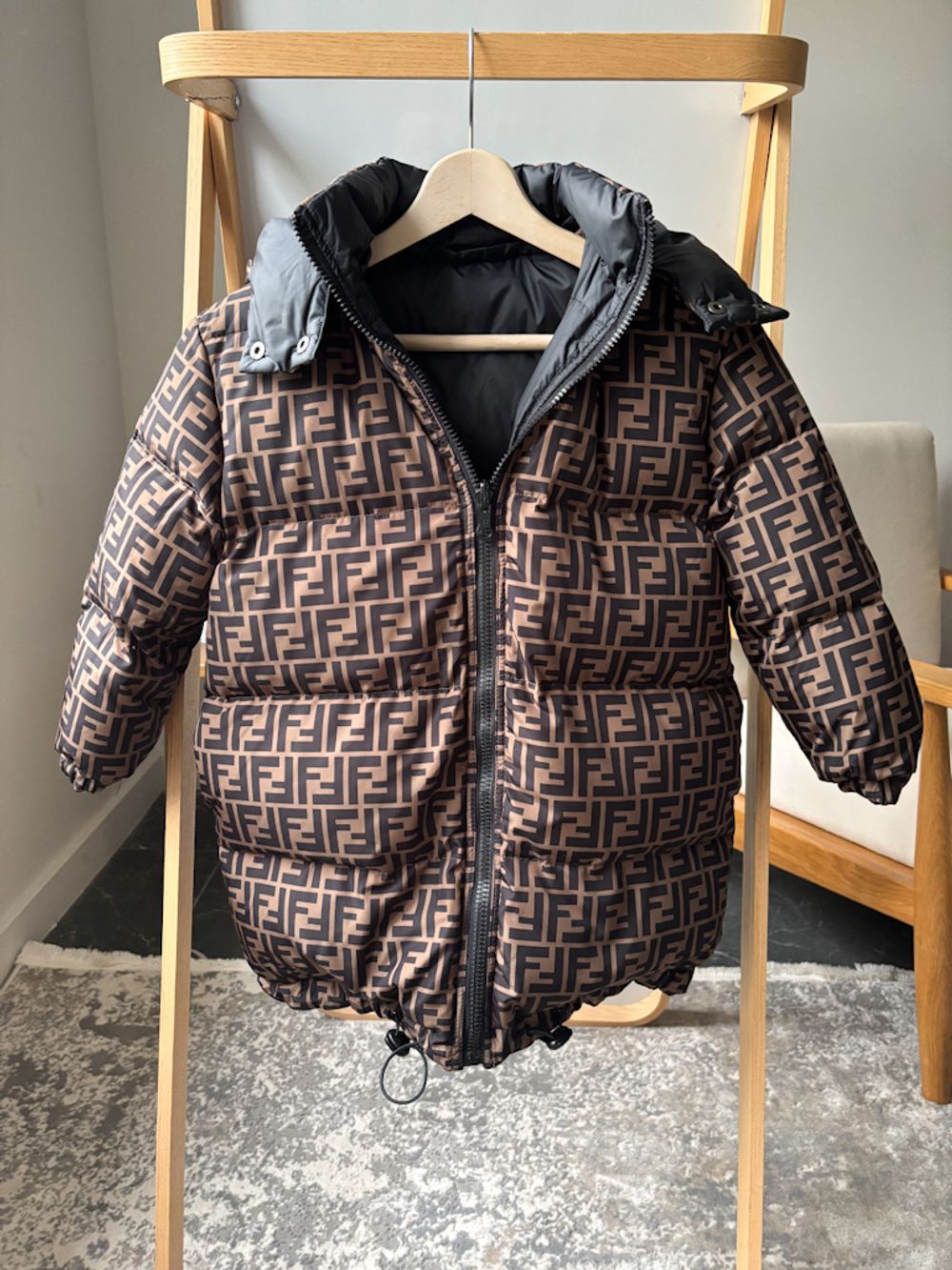 Пуховик Fendi, 110