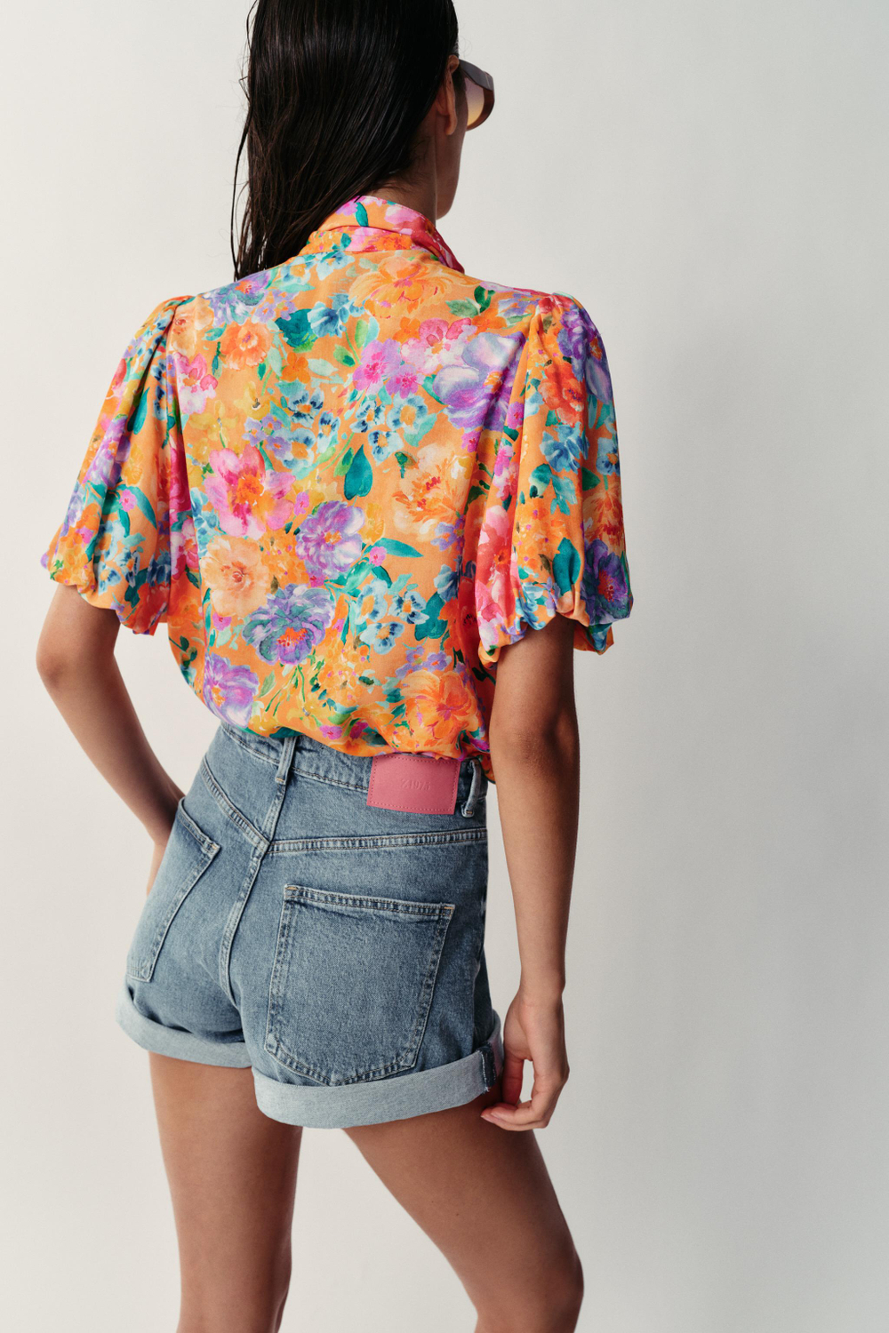 РУБАШКА С ЦВЕТОЧНЫМ ПРИНТОМ И ЗАВЯЗКАМИ — ZARA