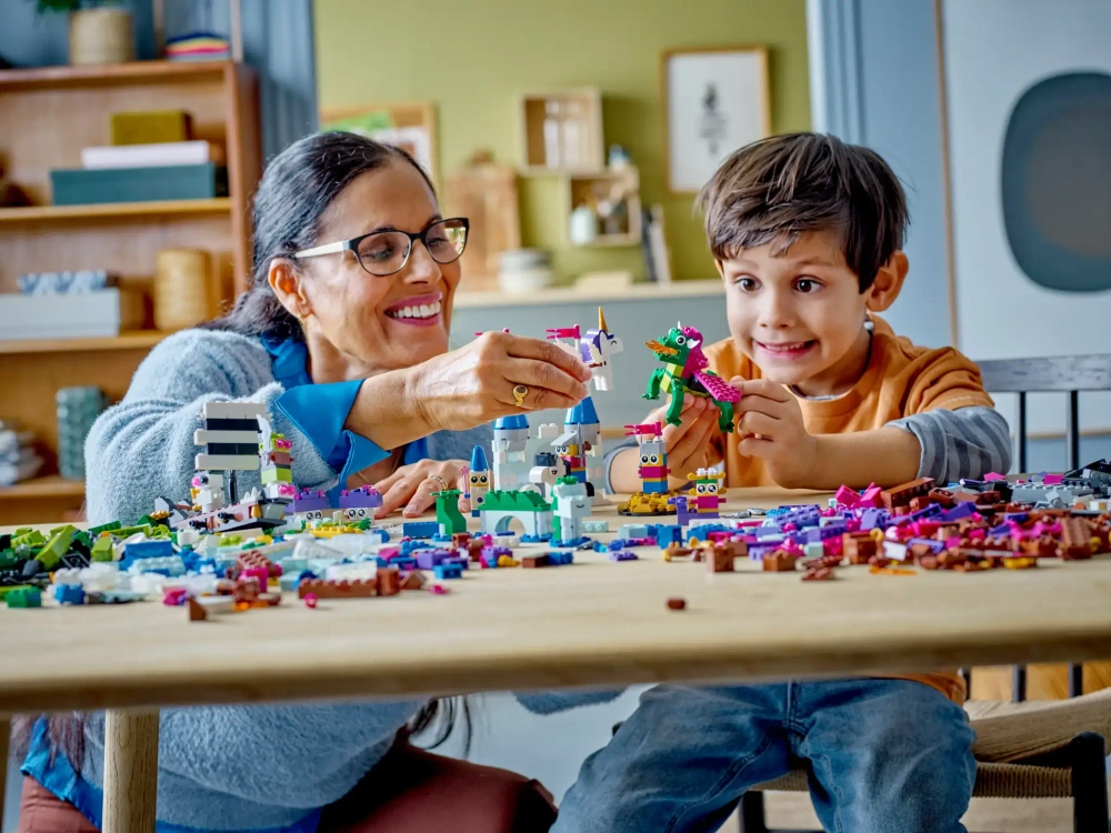 Конструктор LEGO Classic 11033 Вселенная творческих фантазий