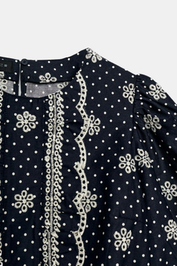 ZARA БЛУЗА В ГОРОШЕК С ПЕРФОРИРОВАННОЙ ВЫШИВКОЙ, МОРСКОЙ СИНИЙ