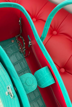 Сумка Chanel из кожи крокодила