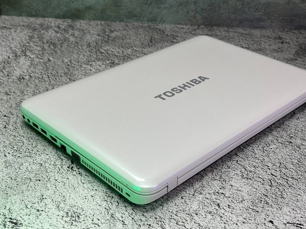 Уценённый ноутбук Toshiba c850-c2w