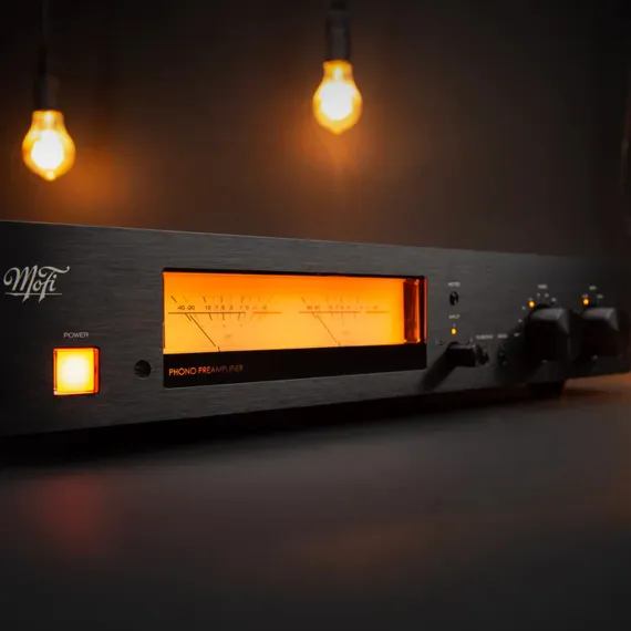 MoFi Master Phono Walnut