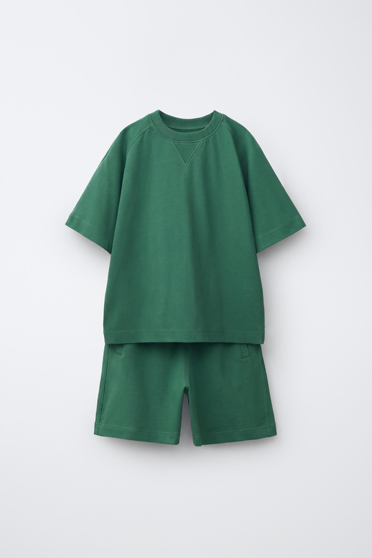 ZARA КОМПЛЕКТ ИЗ ФУТБОЛКИ И ШОРТОВ, МЯГКИЙ ЗЕЛЕНЫЙ