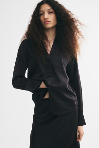 Блузка с V-образным вырезом — длинная модель - H&M