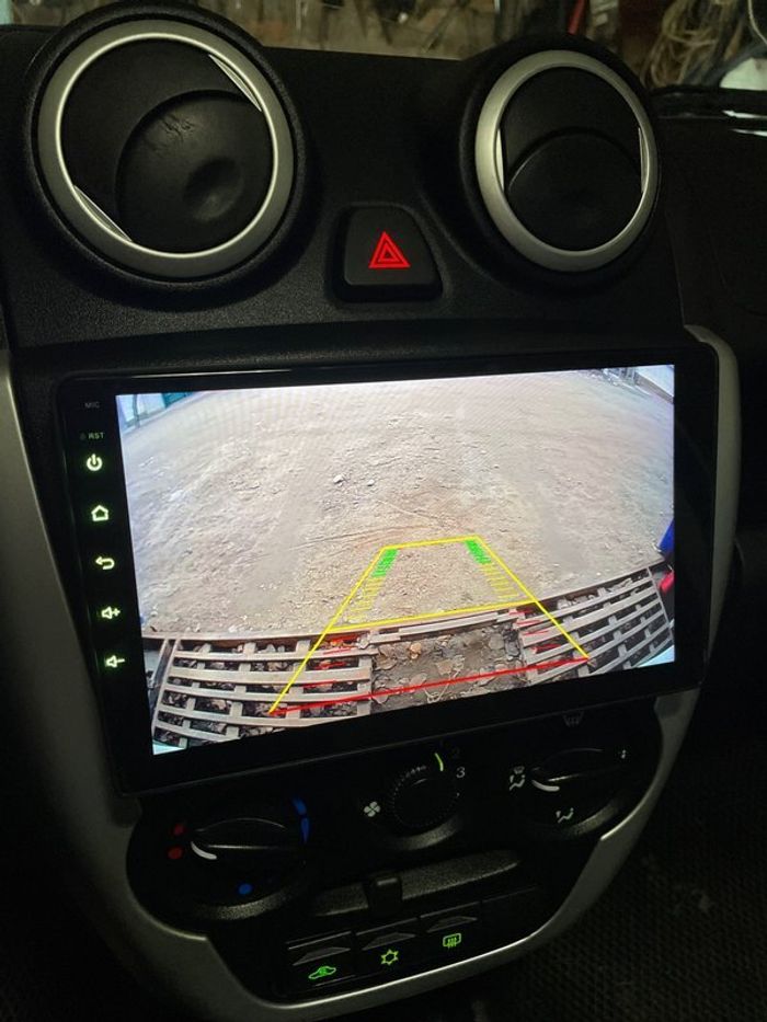 Магнитола для Lada Granta 2011-2018 (взамен ШГУ) - Parafar PF976FHD на Android 13, CarPlay, 4G SIM-слот