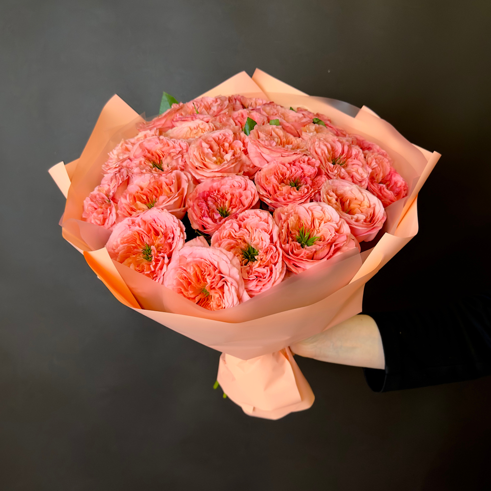 Bouquet of 25 Peony Ecuadorian Roses Mandarin Expression