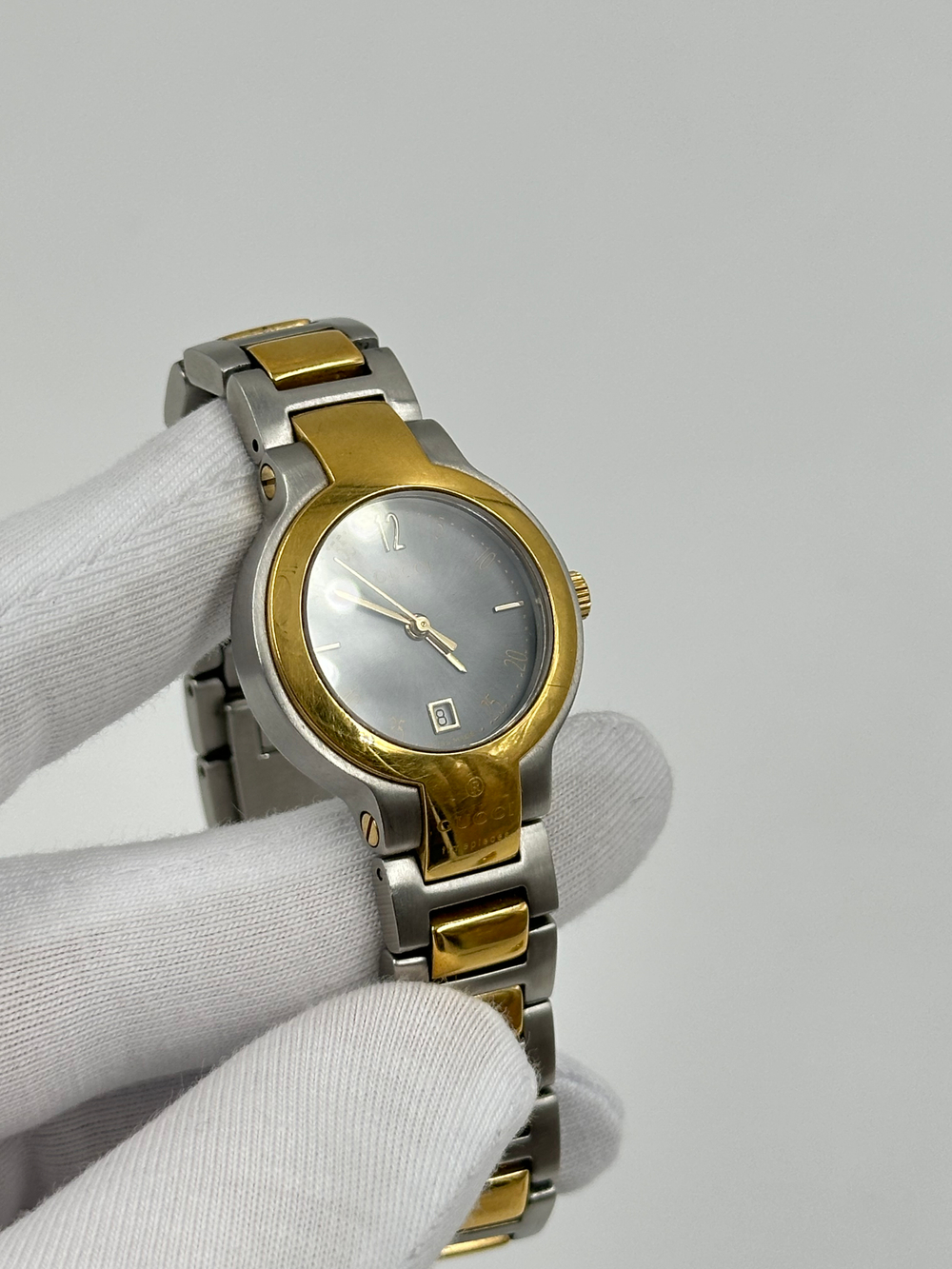 Часы Gucci 8900L