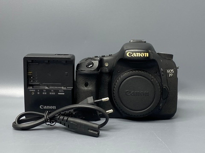 Canon EOS 7D — 230 832 кадра, не работает вспышка