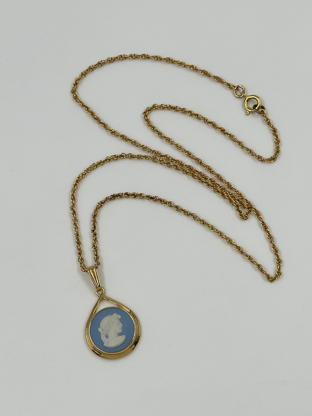 Кулон Wedgwood голубой