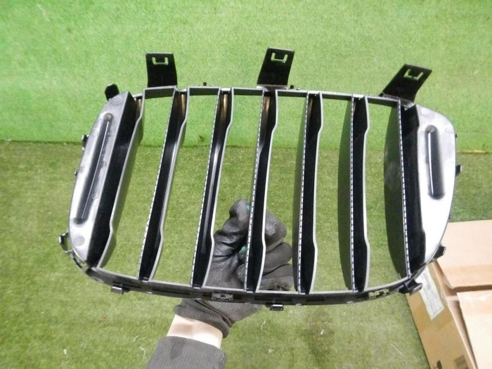 Решетка радиатора правая BMW X3 G01 X4 G02 (17-21)