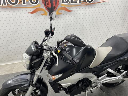 Suzuki GSR400 2006