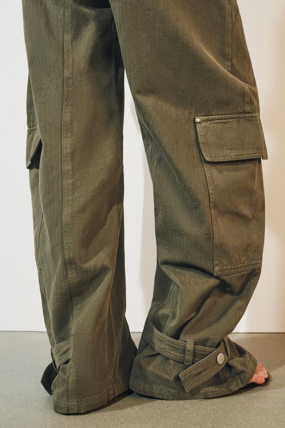 ZARA БРЮКИ БАРРЕЛЬ КАРГО — ZW COLLECTION, ХАКИ