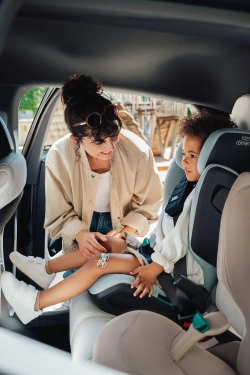 Автокресло 2/3 Britax Roemer KIDFIX PRO i-SIZE Style Harbor Blue, 3,5 до 12 лет, 15-36 кг (100-150 см), isofix, синий