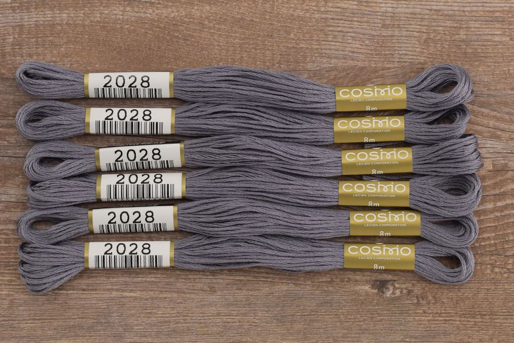 Мулине Lecien Cosmo, цв. 2028 / 6 мот. по 8 метров, в 6 сложений Мулине Lecien Cosmo, цв. 2028 / 6 мот. по 8 метров, в 6 сложений