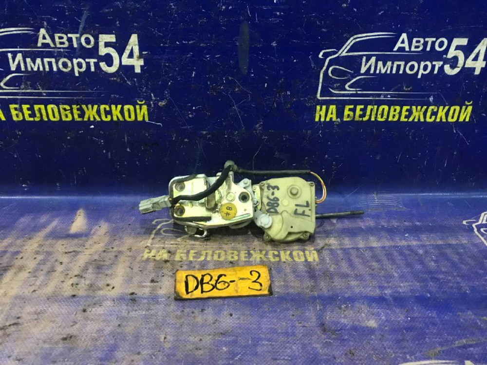 Замок двери передней левой Honda INTEGRA 2000