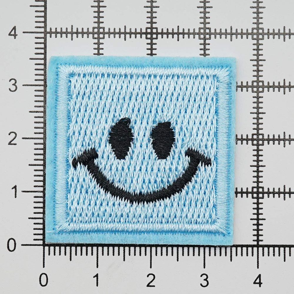 Аппликация термоклеевая "Кубик с улыбкой" 3.5х3.5 см (Blue (синий)), 2 шт, LA527